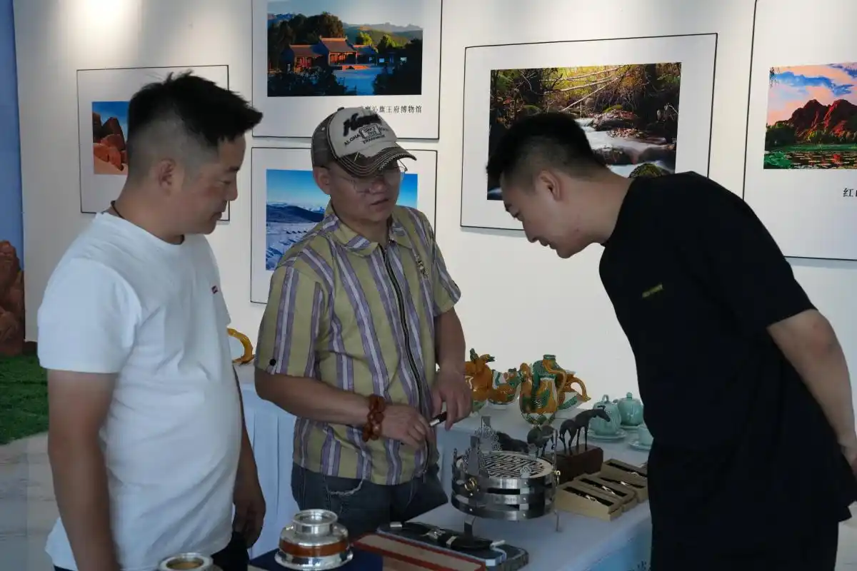 “闽蒙文化交流展”在内蒙古赤峰市启动