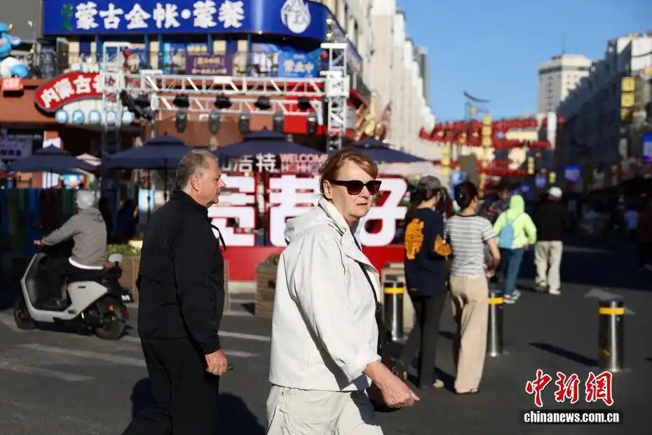 内蒙古呼和浩特：塞上青城 烟火可亲