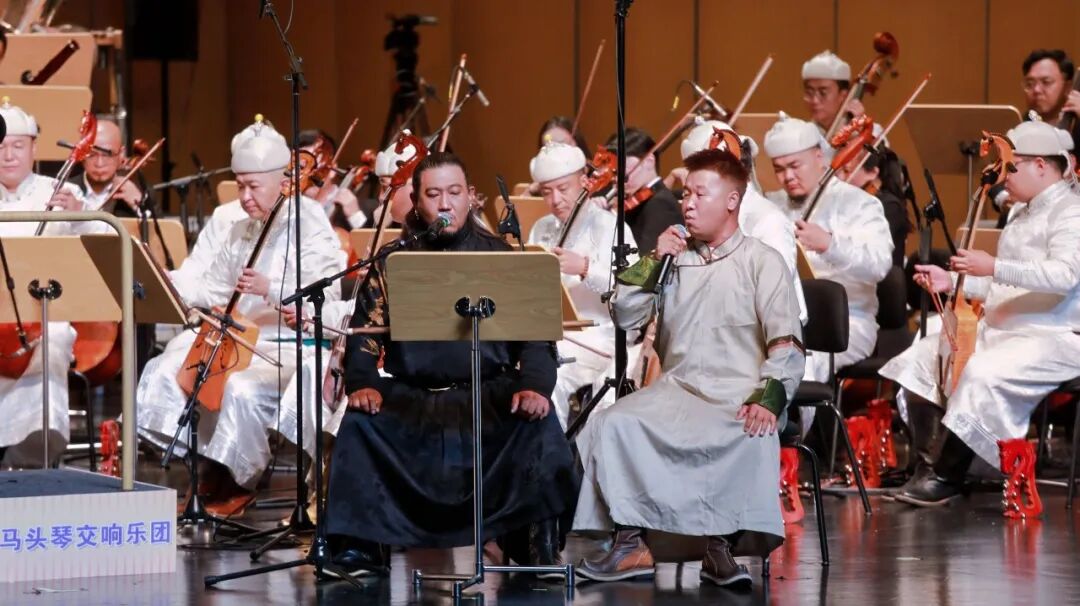 内蒙古鄂尔多斯："时代交响"全国优秀民族管弦乐作品展演落幕 大型马头琴交响套曲《阳光盛典》奏响收官华章