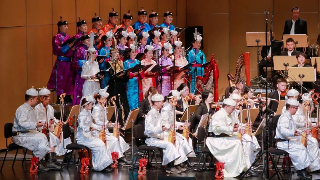 内蒙古鄂尔多斯："时代交响"全国优秀民族管弦乐作品展演落幕 大型马头琴交响套曲《阳光盛典》奏响收官华章